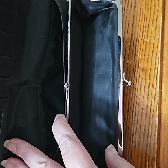 Large grayish black wristlet - Picture 3 of 4